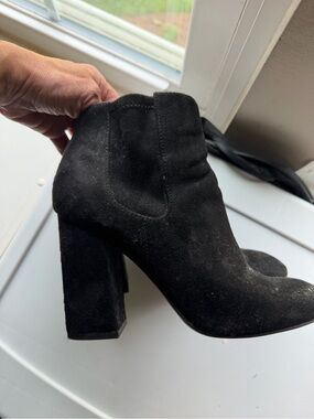 Steve Madden Black Suede Block Heel Ankle Booties